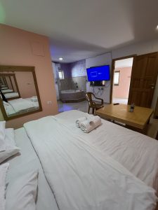 בילוי זוגי בצימר בירושלים עם ג'קוזי פרטי מפנק